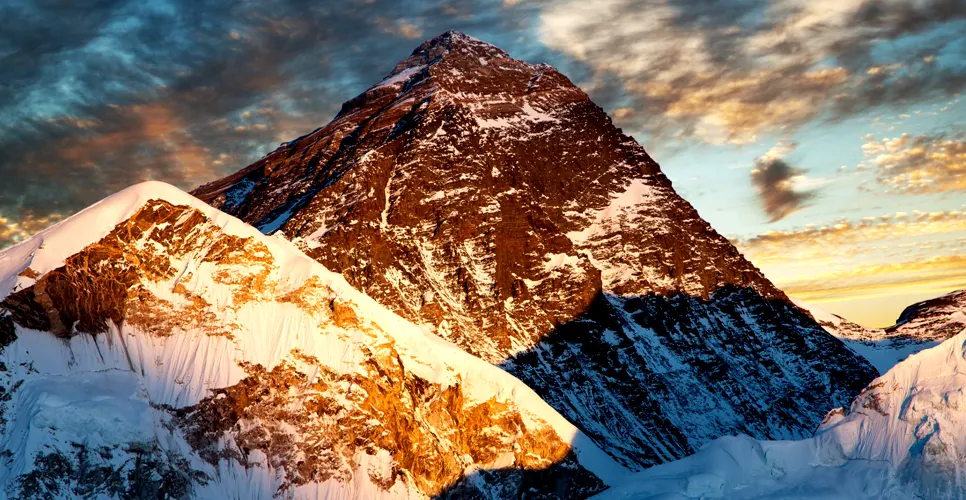 Evening colored view of Mount Everest from Kala Patthar